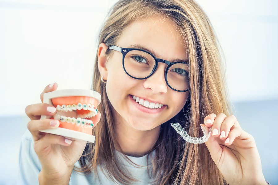 Martinsburg, WV Orthodontist:  The Difference Between Invisalign & Metal Braces